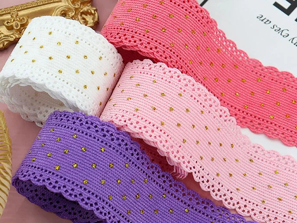 Scalloped Knit Lace Ribbon with Gold Metallic Dots